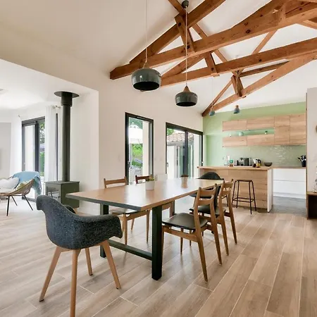 Maison De La Source - Piscine Chauffee, Proche Du Betey 빌라