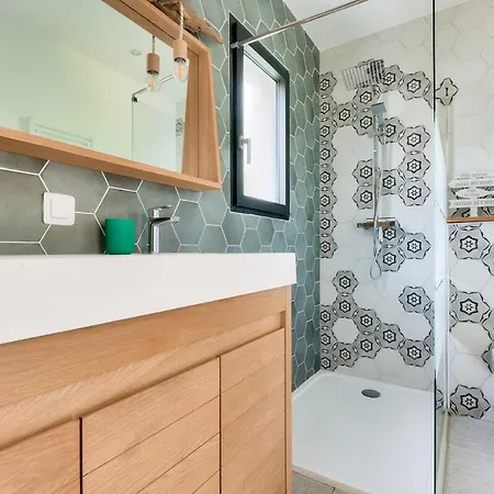 Maison De La Source - Piscine Chauffee, Proche Du Betey 앙데르노스레방