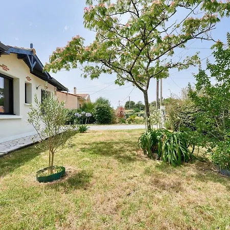 Vila Maison De La Source - Piscine Chauffee, Proche Du Betey *