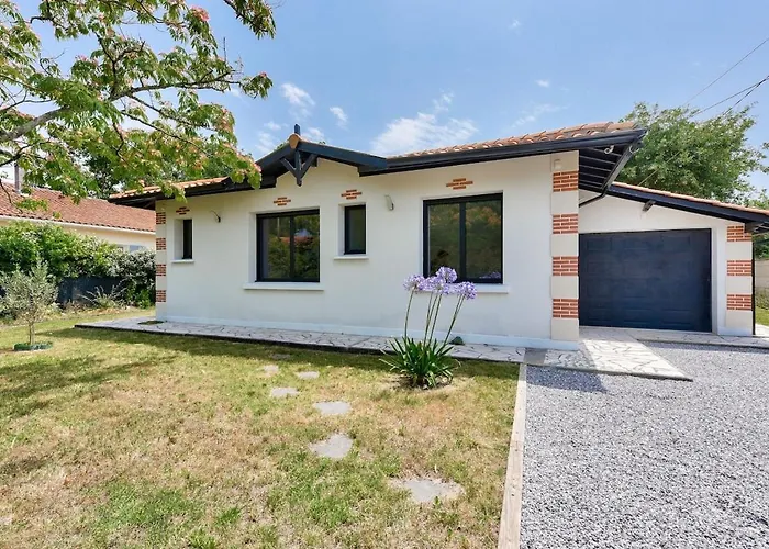 Maison De La Source - Piscine Chauffée, Proche Du Betey Villa