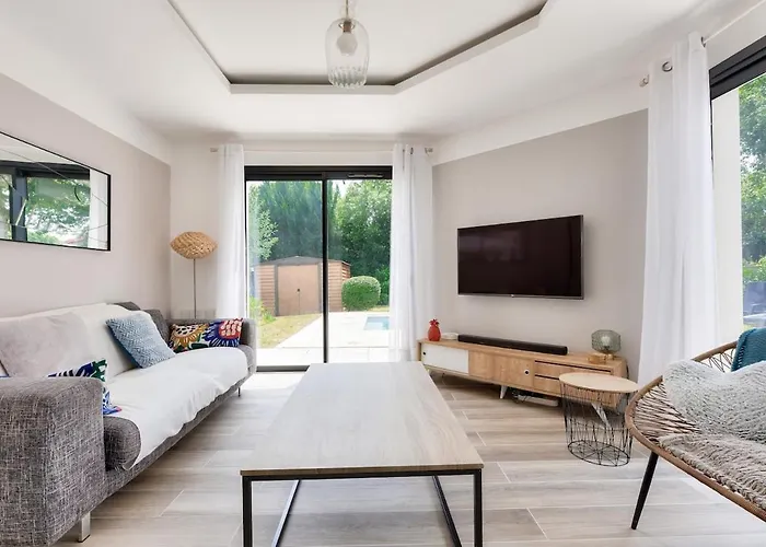 Villa Maison De La Source - Piscine Chauffée, Proche Du Betey *