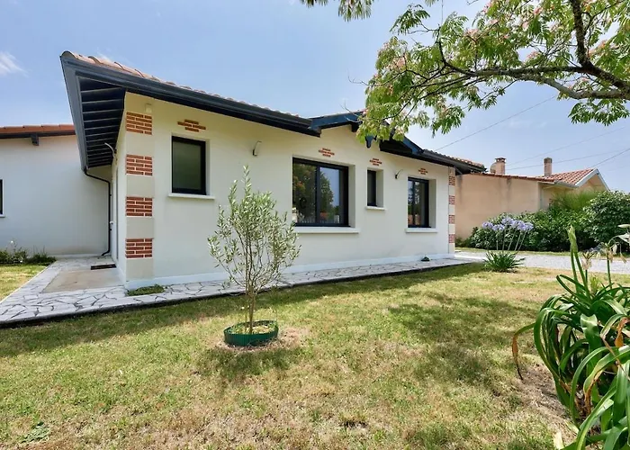 Maison De La Source - Piscine Chauffée, Proche Du Betey *