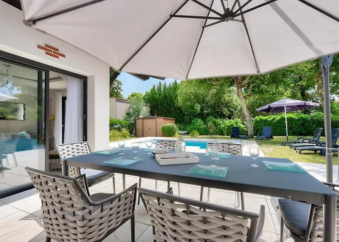 Maison De La Source - Piscine Chauffée, Proche Du Betey