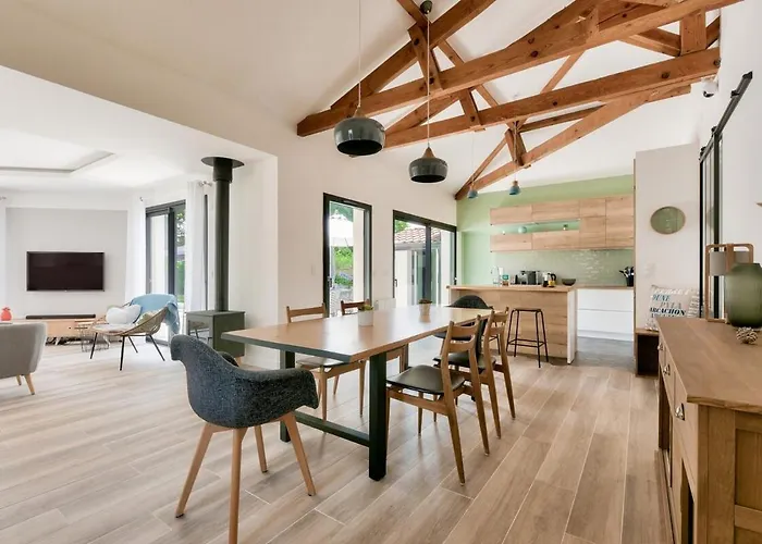 Maison De La Source - Piscine Chauffée, Proche Du Betey Villa